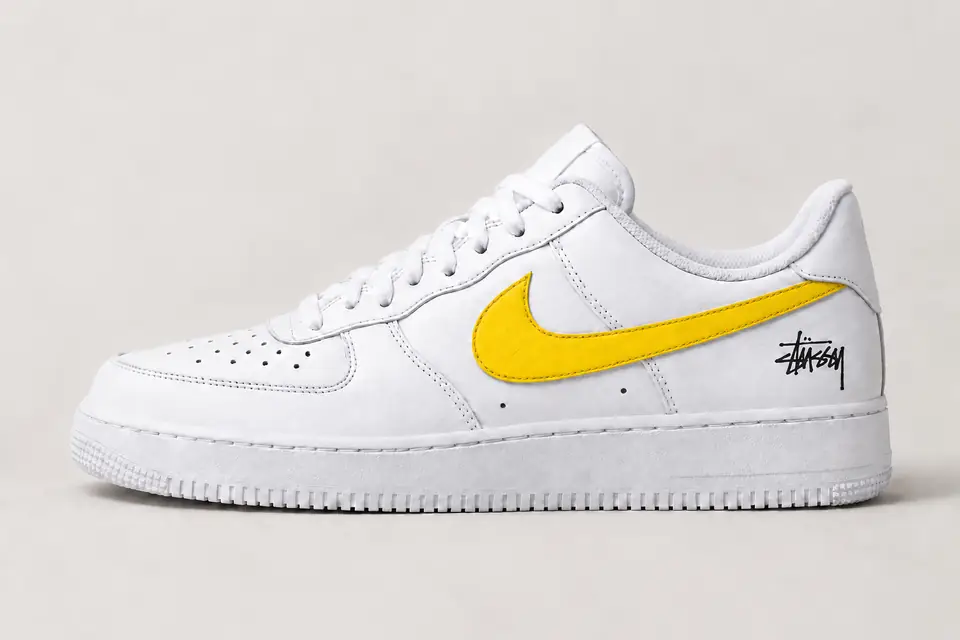Air Force Stüssy Noir Swoosh Peint coloris jaune et noir, vue de profil
